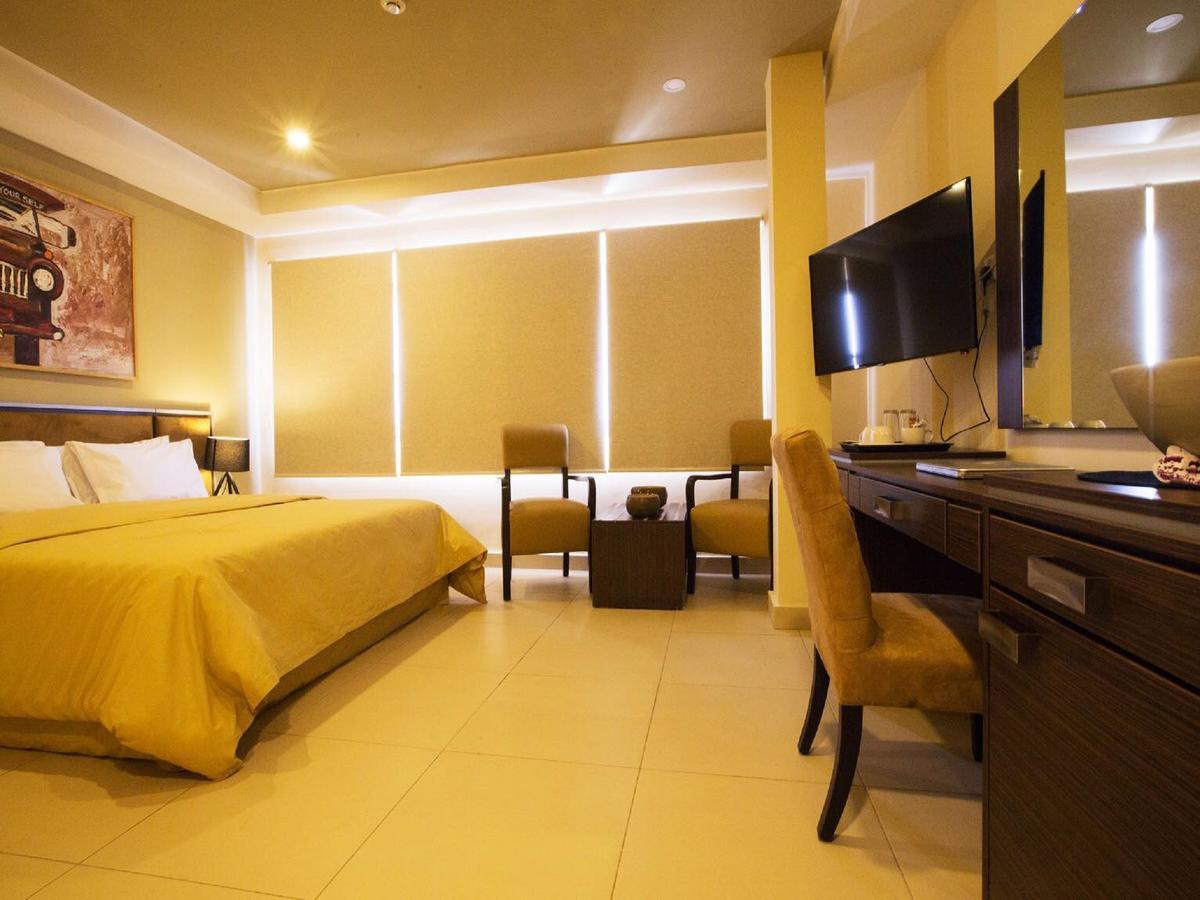 Frankie'S Foods And Rooms Accra Kültér fotó