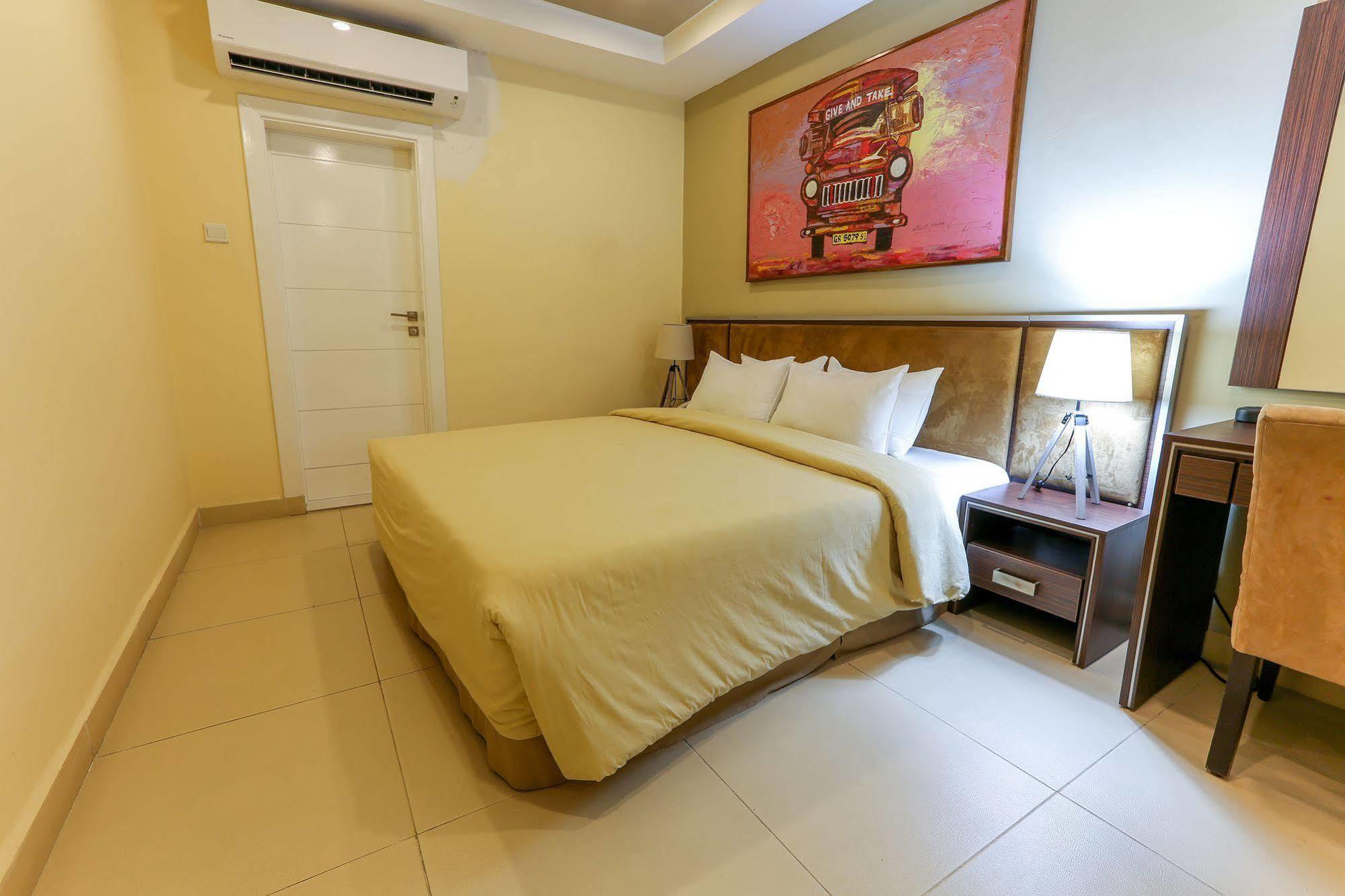 Frankie'S Foods And Rooms Accra Kültér fotó